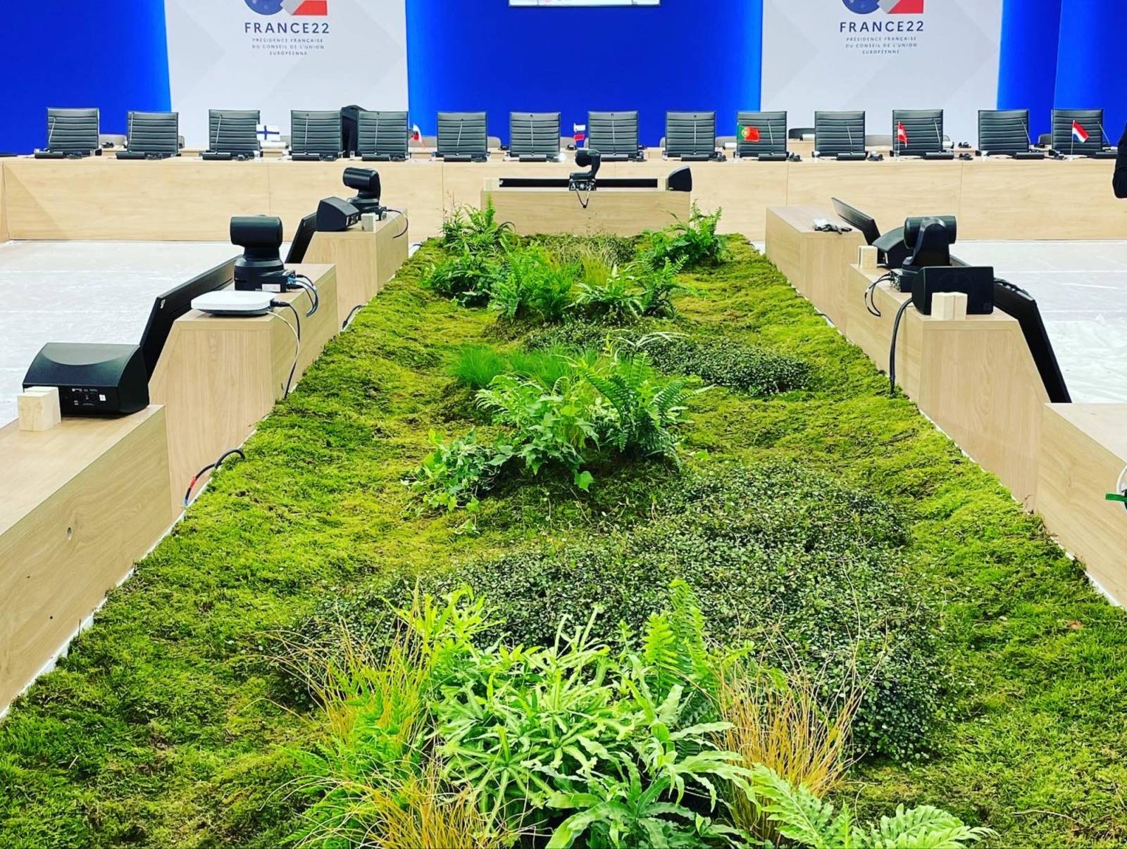 Location et mise en place de plantes pour le conseil de l'Union Europeene à Paris