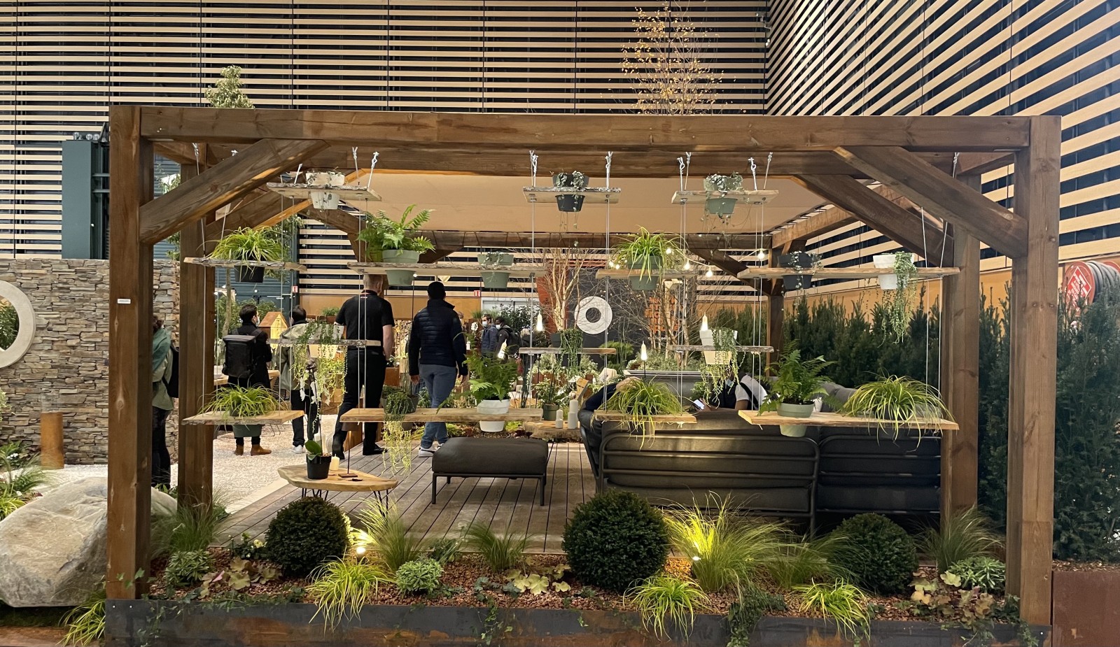 Location de plantes pour évènements professionnels à Marseille : Sublimez vos espaces avec des plantes naturelles