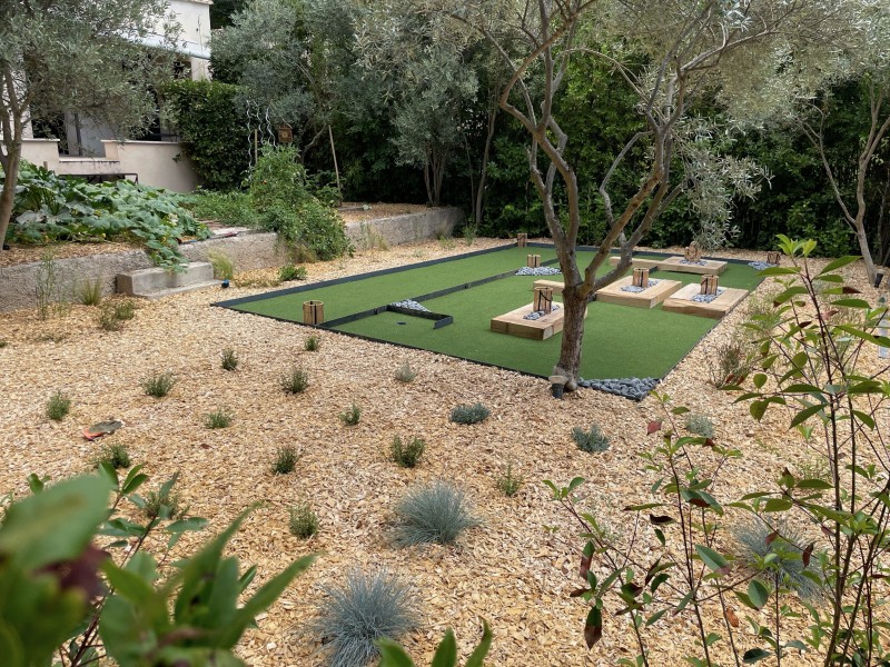 Conception et Création d'un jardin sur mesure avec création d'un mini golf à Aix-en-Provence