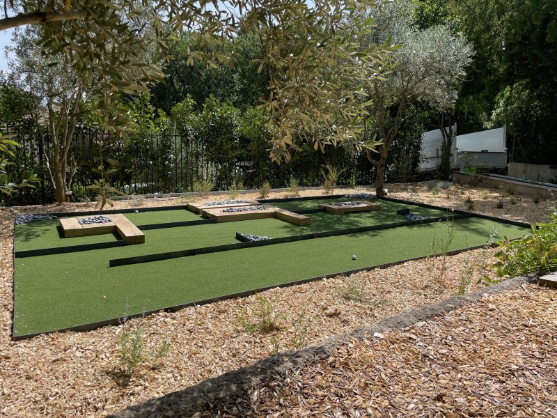 Conception et Création d'un jardin sur mesure avec création d'un mini golf à Aix-en-Provence