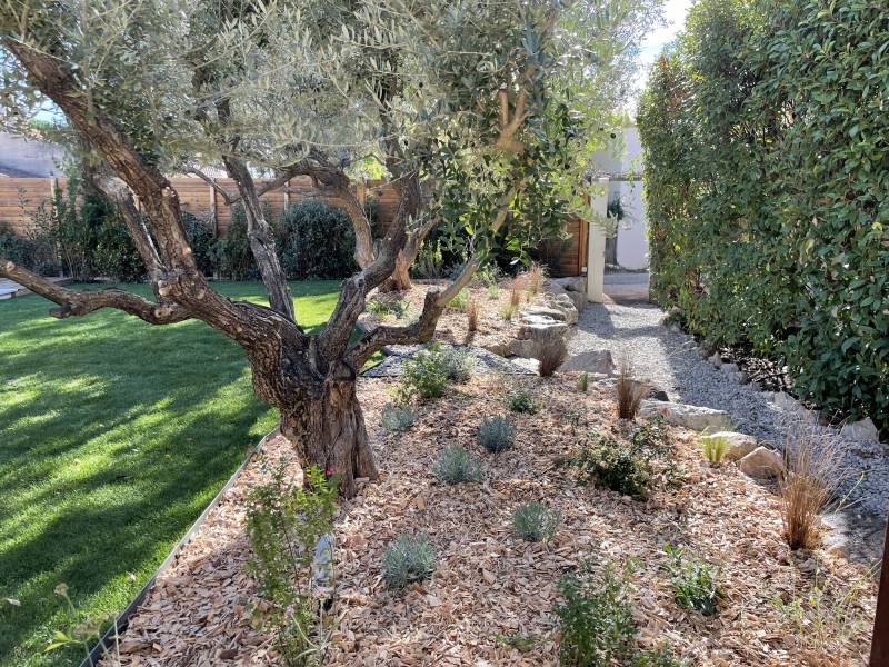 Création et aménagement d'un jardin style provençal dans la commune de Puyricard