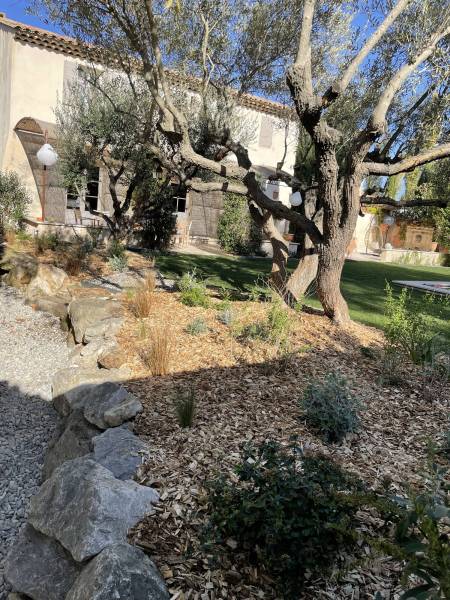 Création et aménagement d'un jardin style provençal dans la commune de Puyricard