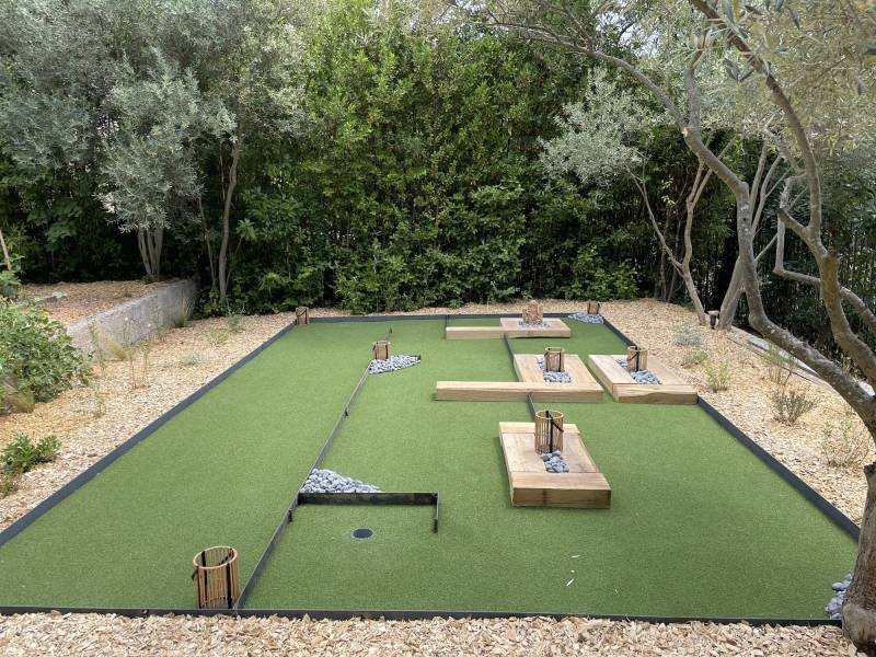 Conception et Création d'un jardin sur mesure avec création d'un mini golf à Aix-en-Provence