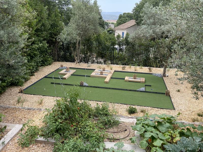 Conception et Création d'un jardin sur mesure avec création d'un mini golf à Aix-en-Provence