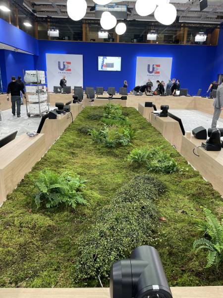 Location et mise en place de plantes pour le conseil de l'Union Europeene à Paris