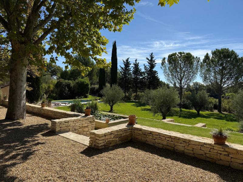 Entretien de domaine par un paysagiste à Puyricard