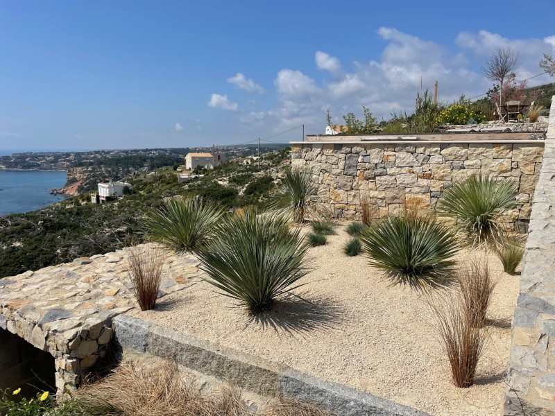 Création d’un jardin type sec sur Ensues la Redonne 