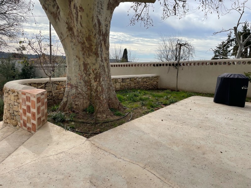 Aménagement d'un jardin sur mesure avec plantation en tour de piscine à Coudoux